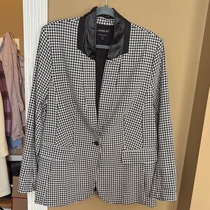 Black and White Houndstooth Women's Blazer